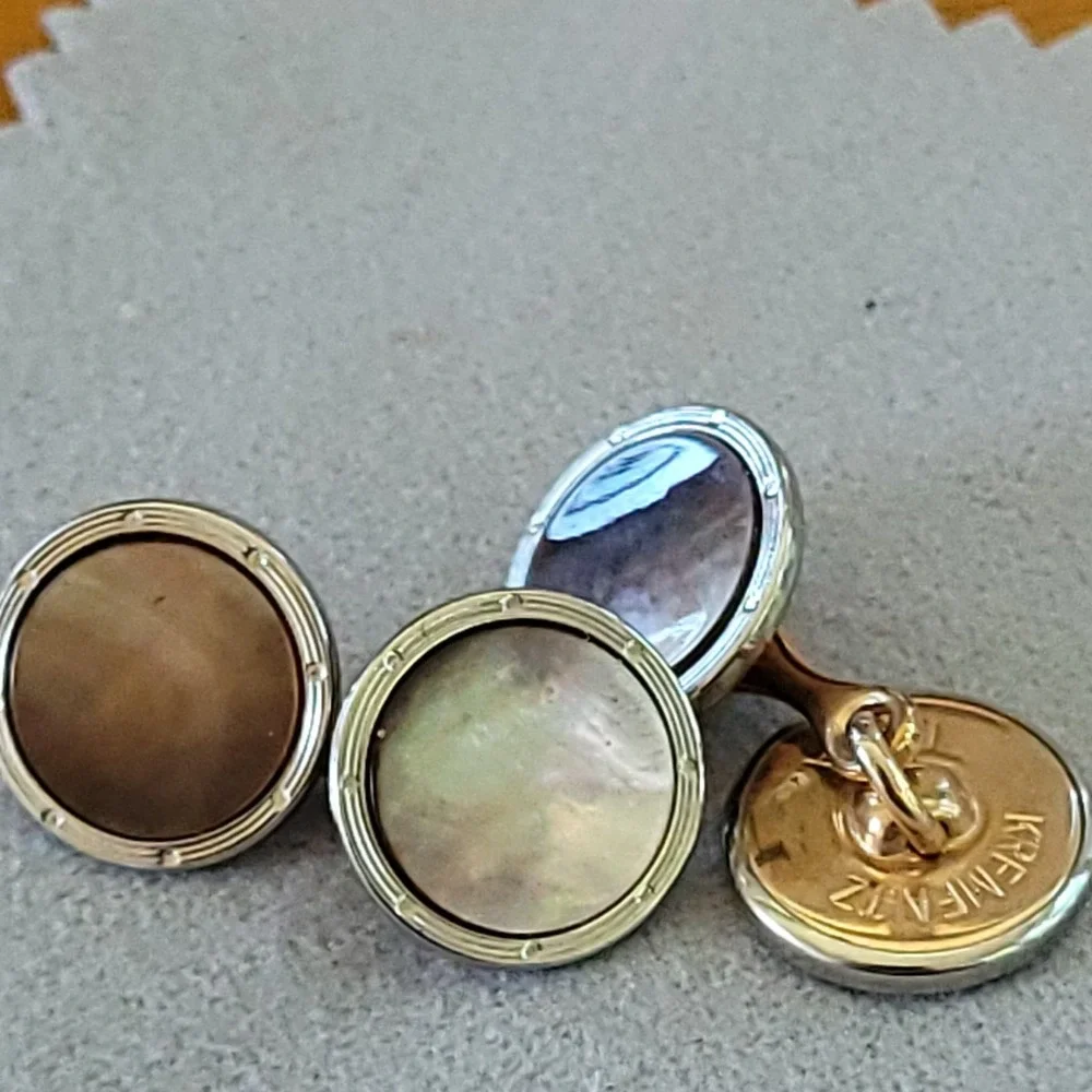 Vintage KREMENTZ Mother of Pearl Round Cufflinks Gold Tone USA 5.05g